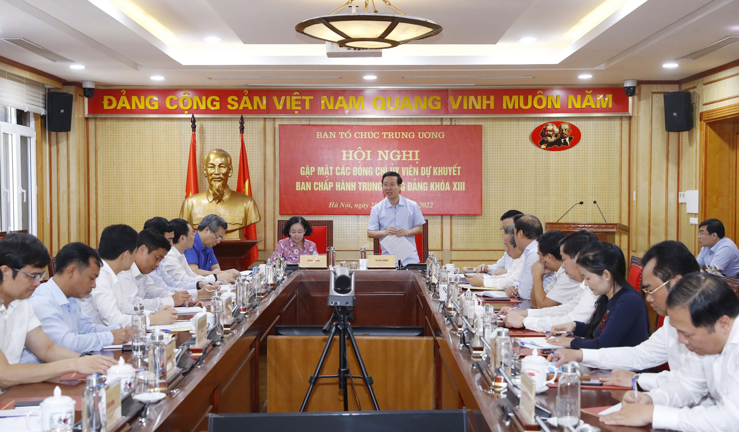 Bảo đảm sự liêm, chính của đội ngũ cán bộ lãnh đạo, quản lý ở Việt Nam hiện nay