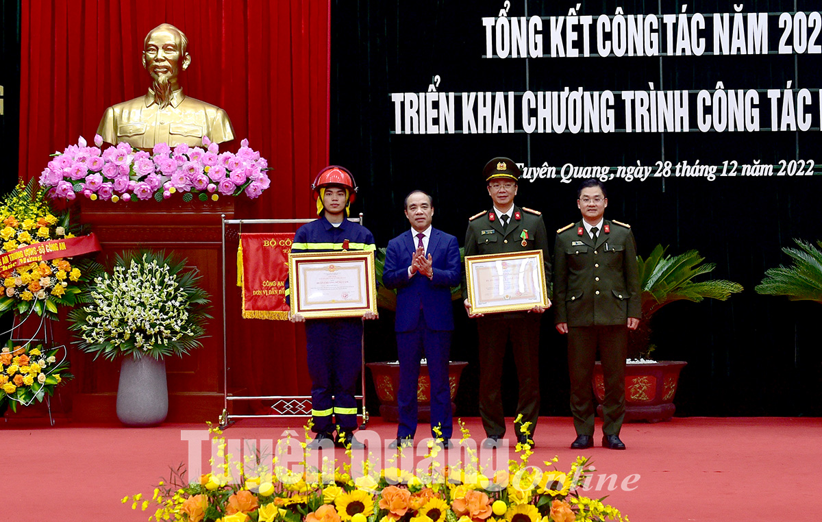 Ảnh tin