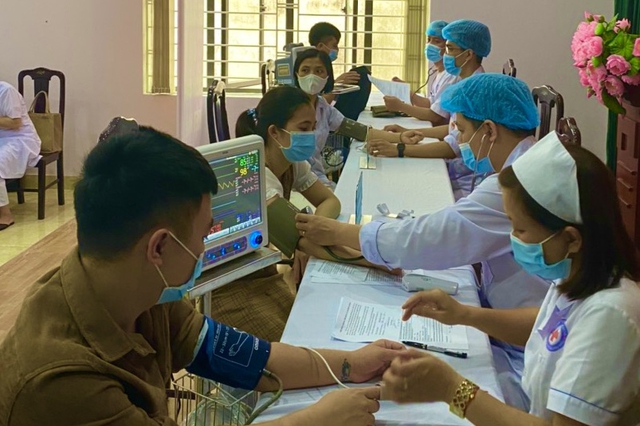 Phó Thủ tướng Lê Minh Khái ký Quyết định số 16/2022/QĐ-TTg về cơ chế hỗ trợ chi thường xuyên cho các đơn vị sự nghiệp y tế công lập thu không đủ chi do tác động của dịch COVID-19.