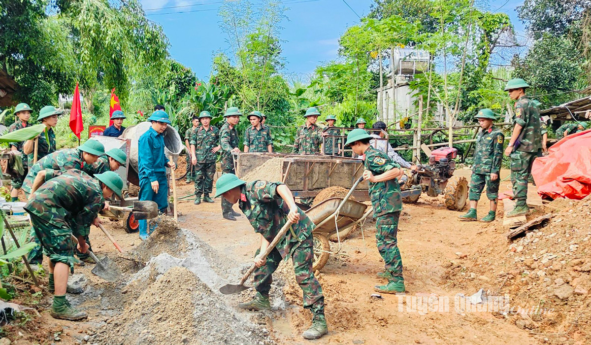 Bộ đội làm dân vận