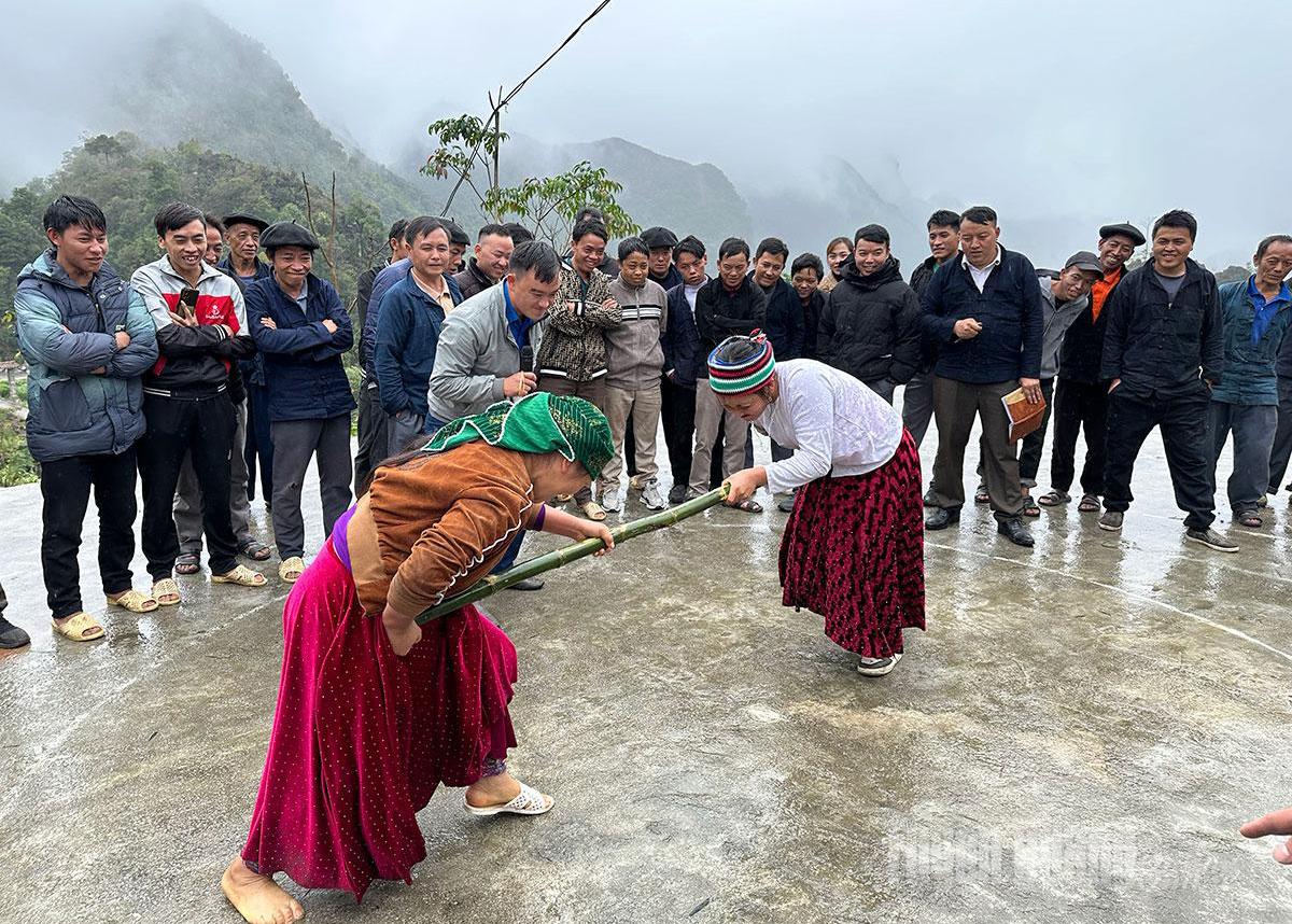 Sức mạnh lòng Dân