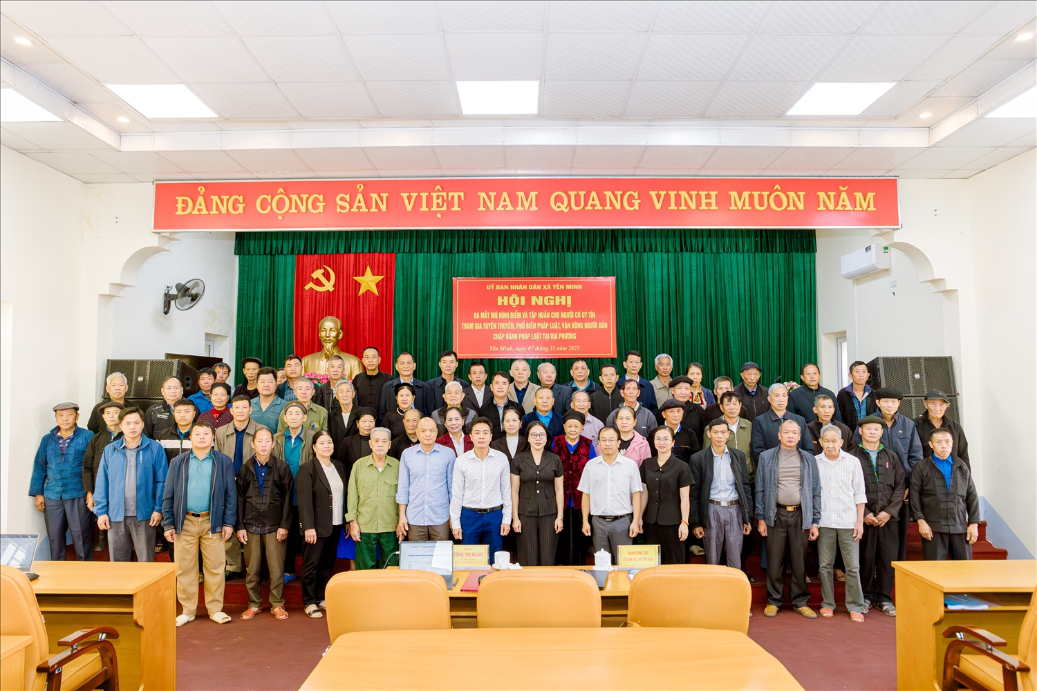 Phát huy vai trò người có uy tín trong vùng đồng bào dân tộc thiểu số ở Tuyên Quang