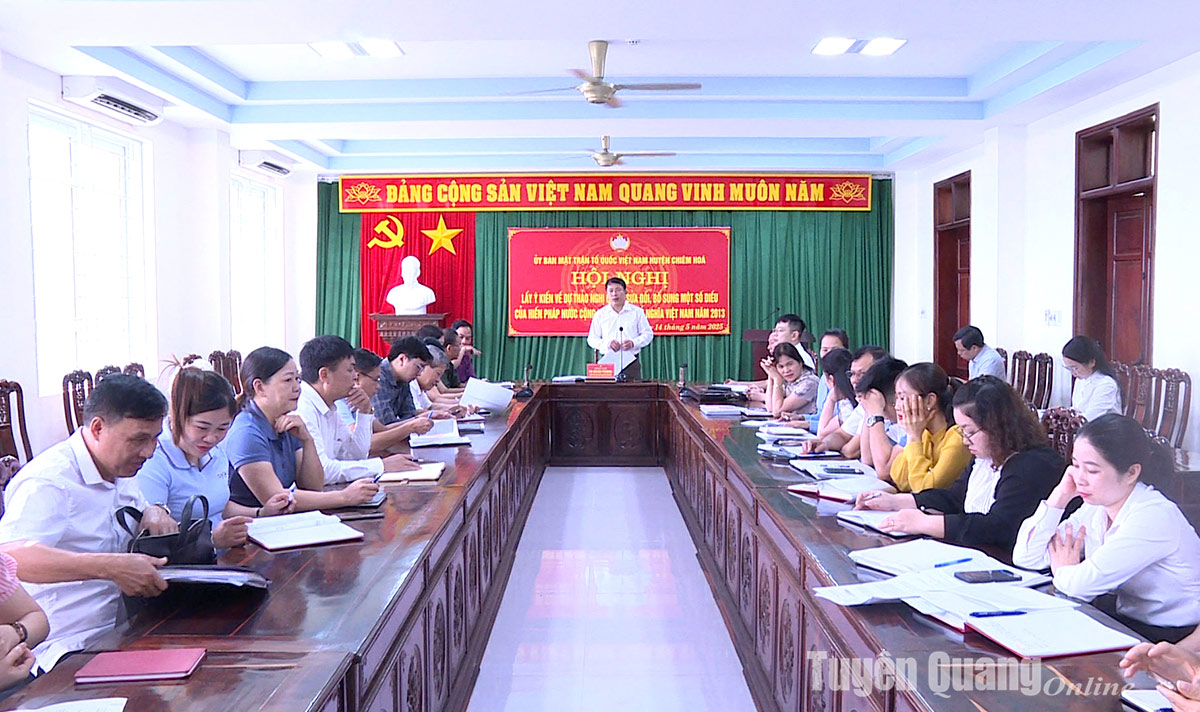 Chiêm Hóa lấy ý kiến về sửa đổi Hiến pháp 2013
