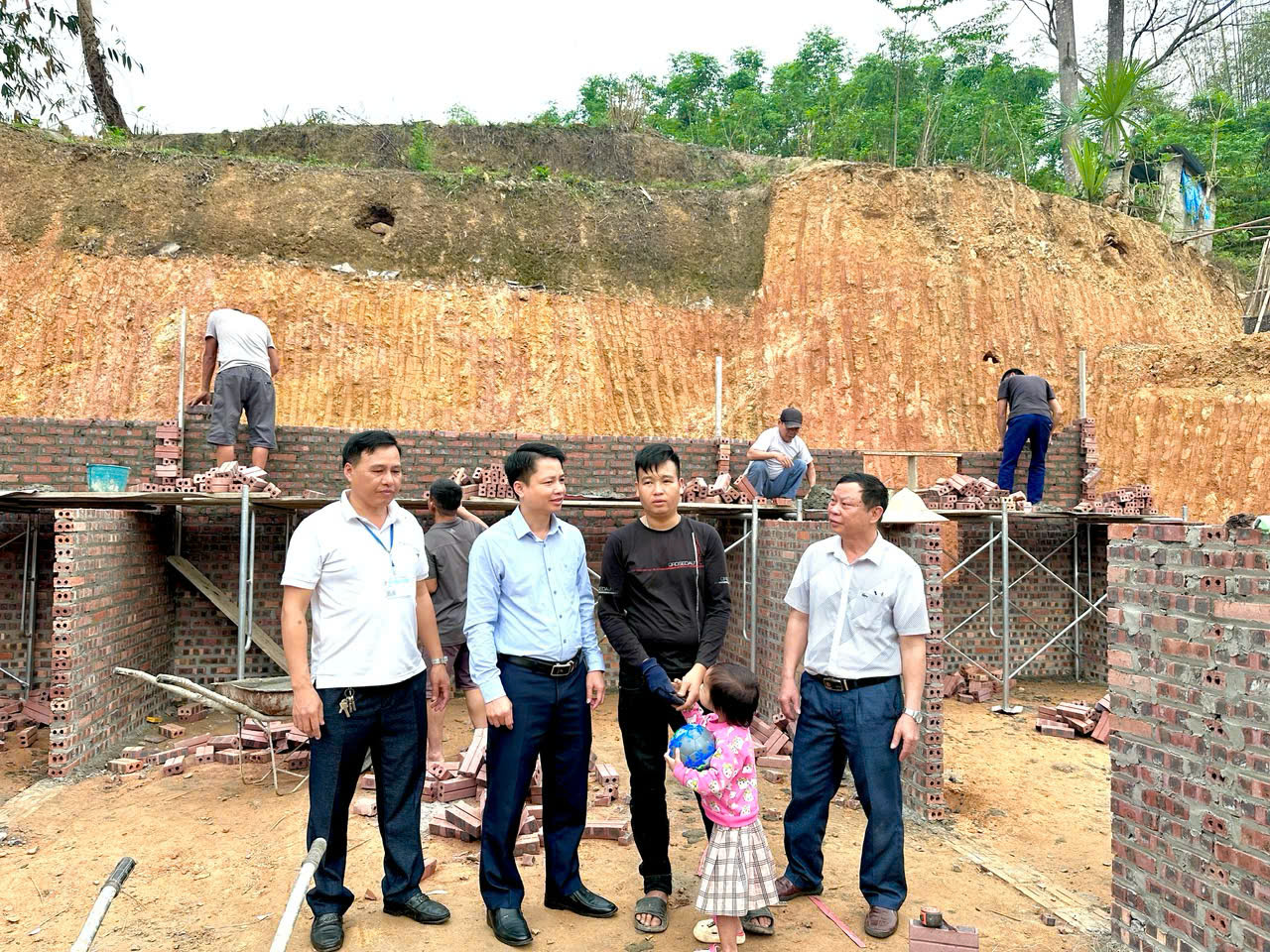 Mặt trận Tổ quốc Việt Nam tỉnh Tuyên Quang chung tay xóa nhà ở tạm, dột nát