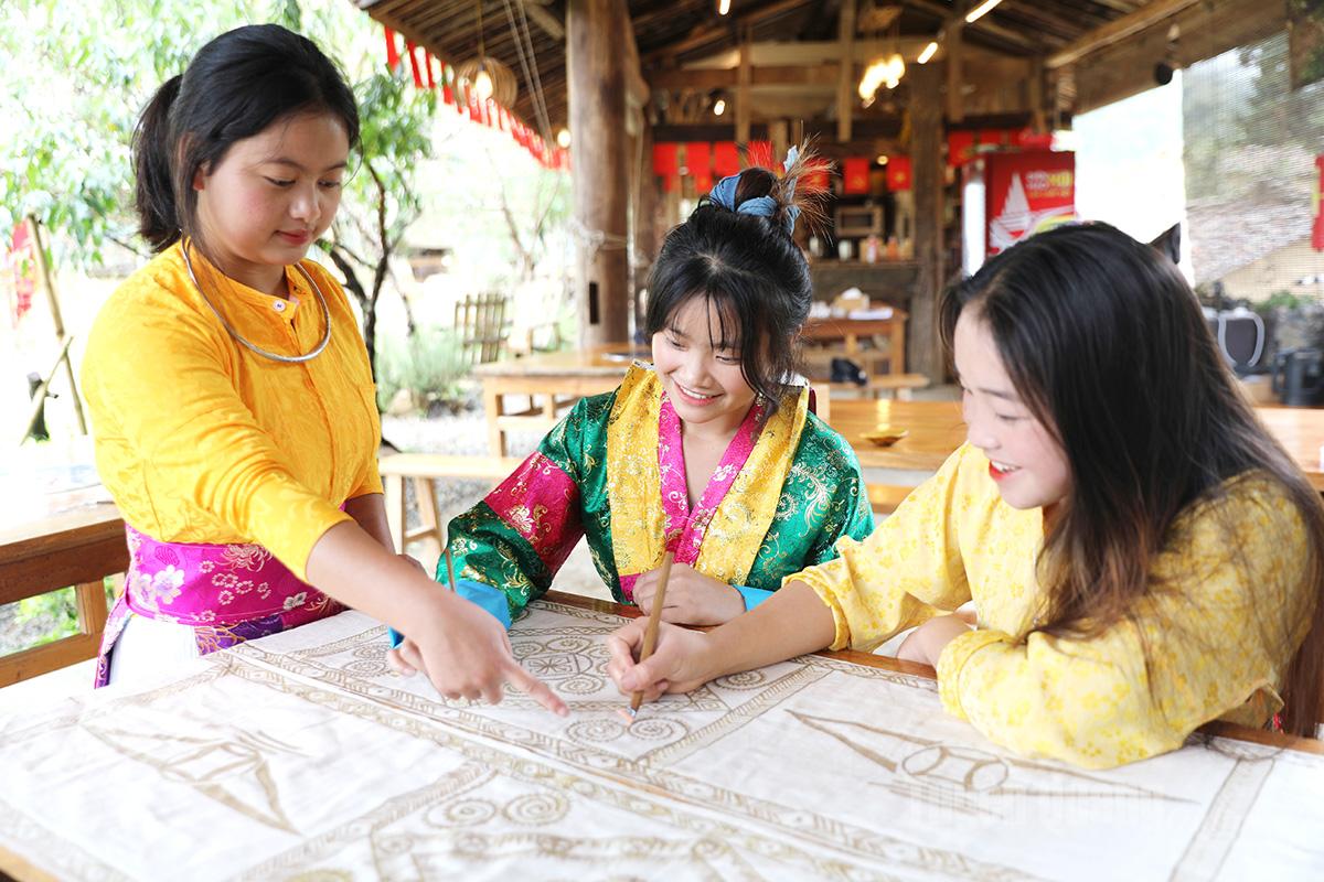 Mặt trời trên đỉnh Lũng Cú – niềm tin và khát vọng kỷ nguyên mới