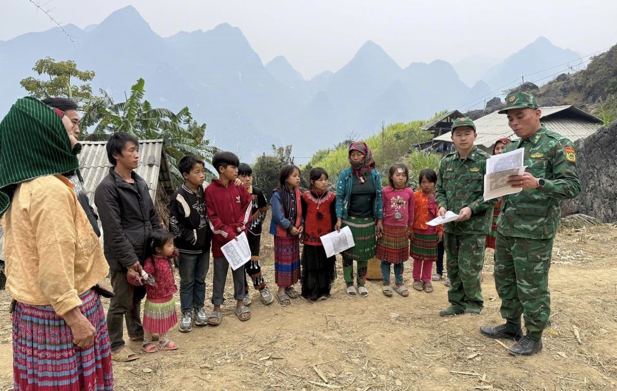 Phát huy vai trò của đội ngũ báo cáo viên, tuyên truyền viên  trong công tác bảo vệ nền tảng tư tưởng của Đảng