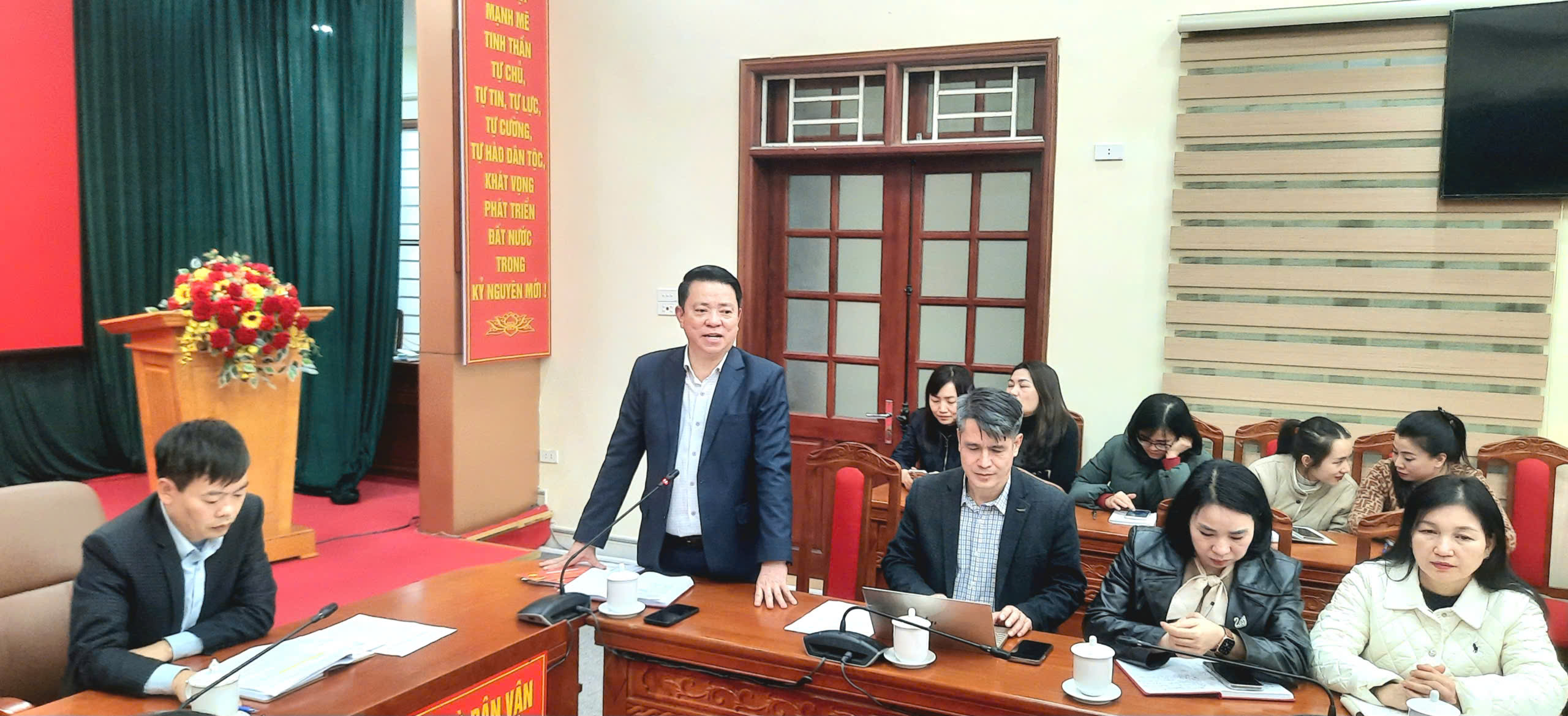 Ban Tuyên giáo và Dân vận Tỉnh ủy lấy ý kiến cử tri nơi công tác đối với người được giới thiệu người ứng cử đại biểu Hội đồng nhân dân tỉnh