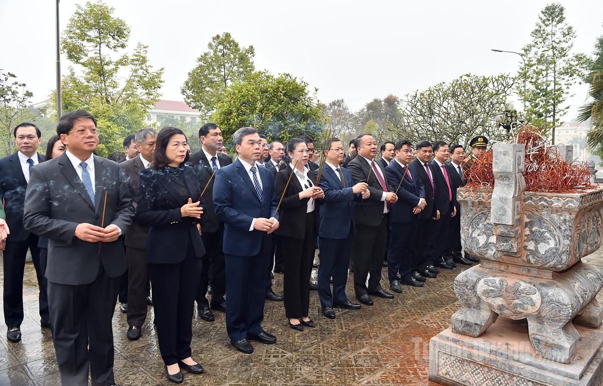 Họp Đoàn đại biểu Đảng bộ tỉnh dự Đại hội đại biểu toàn quốc lần thứ XIV của Đảng