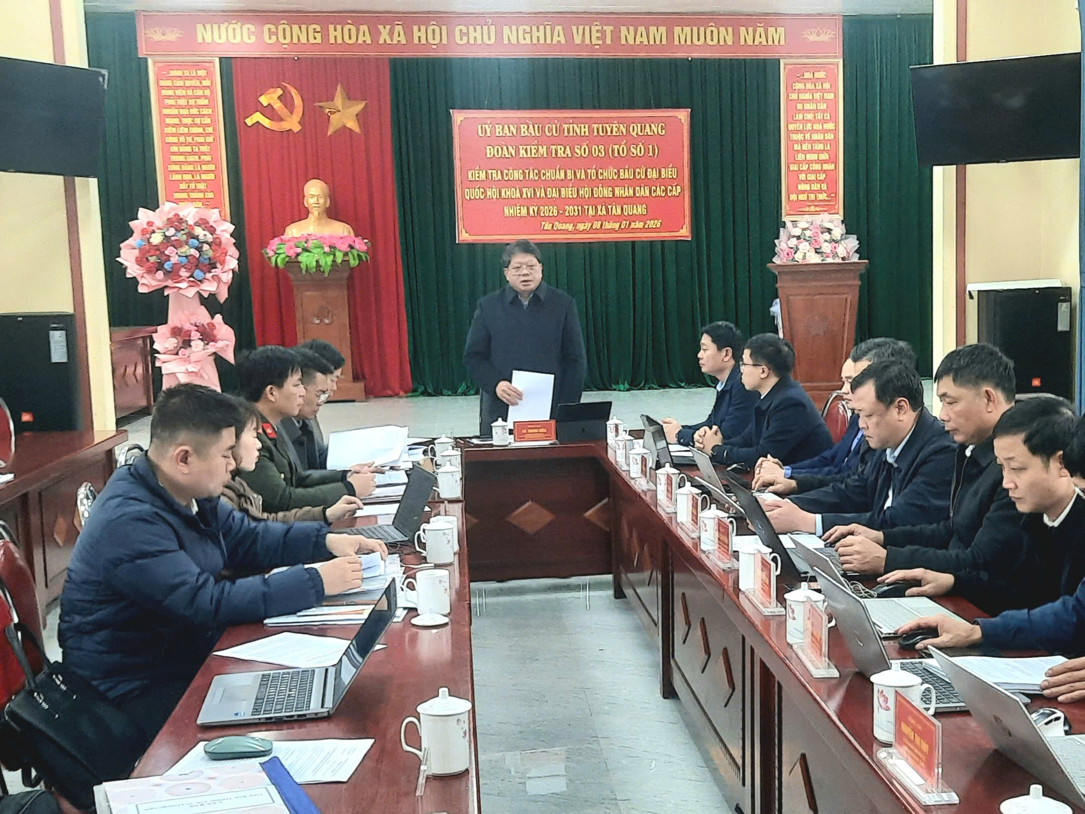 Kiểm tra công tác chuẩn bị bầu cử tại xã Tân Quang