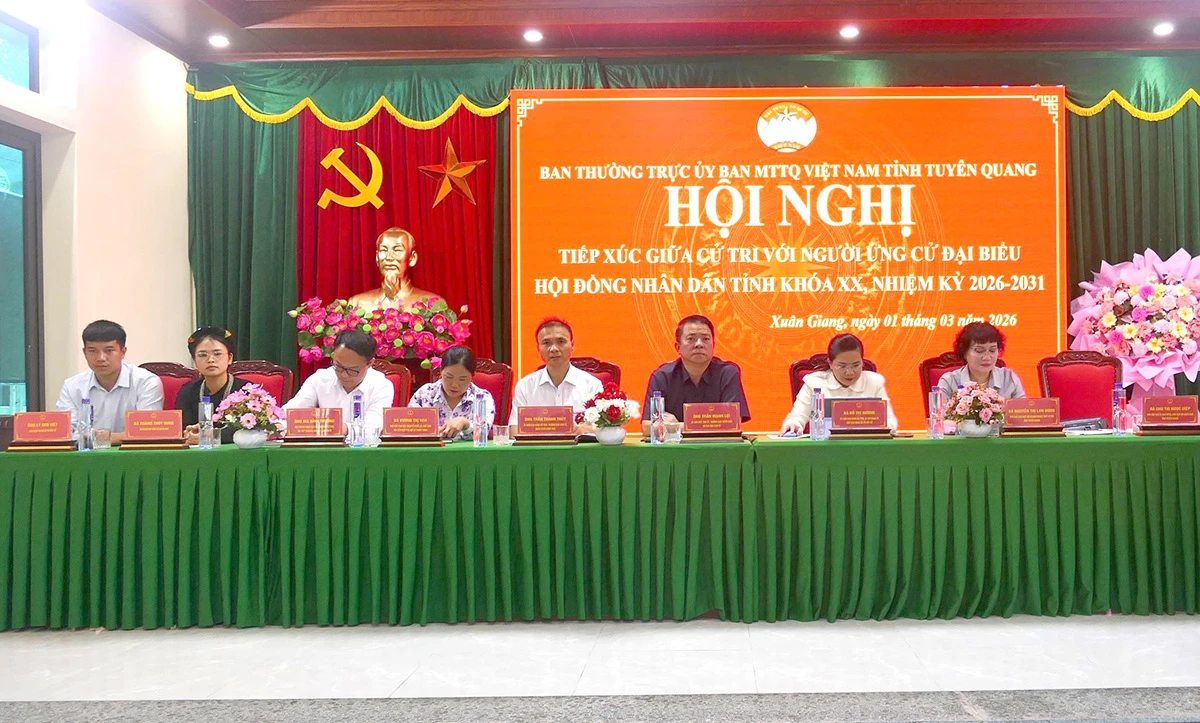 Ứng cử viên đại biểu HĐND tỉnh tiếp xúc cử tri vận động bầu cử