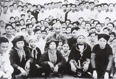 KHẮC GHI LỜI DẠY CỦA BÁC HỒ TRÊN  QUÊ HƯƠNG CÁCH MẠNG TUYÊN QUANG