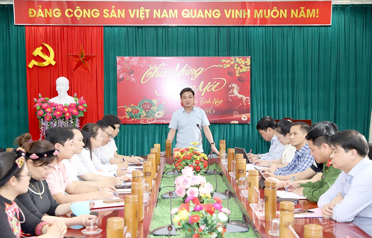 Chủ nhiệm Ủy ban Kiểm tra Tỉnh ủy Nguyễn Hưng Vượng kiểm tra tình hình sau Tết tại xã Minh Quang
