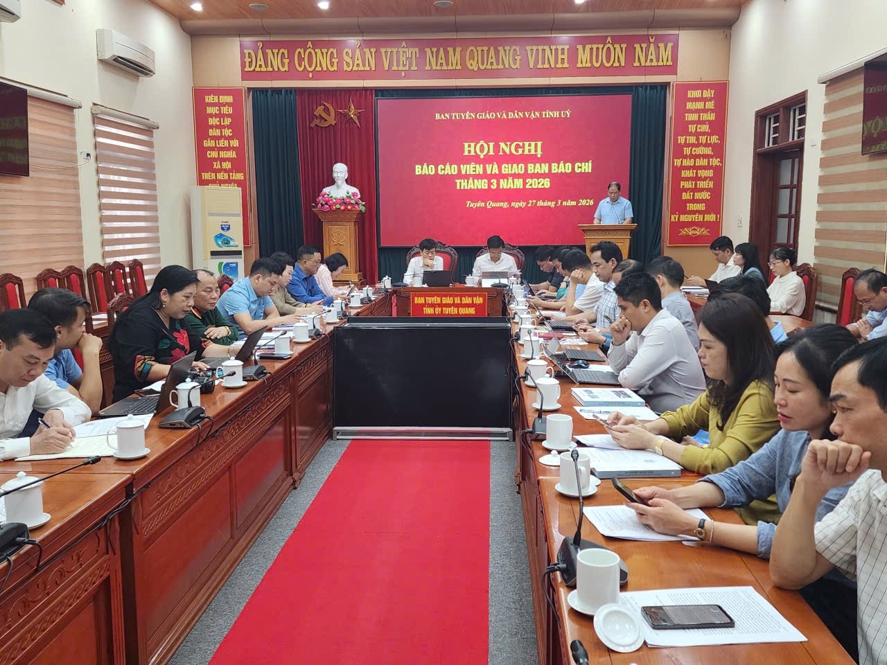 Tiếp tục phát huy vai trò của báo chí  trong triển khai thực hiện các chỉ thị, nghị quyết của Đảng