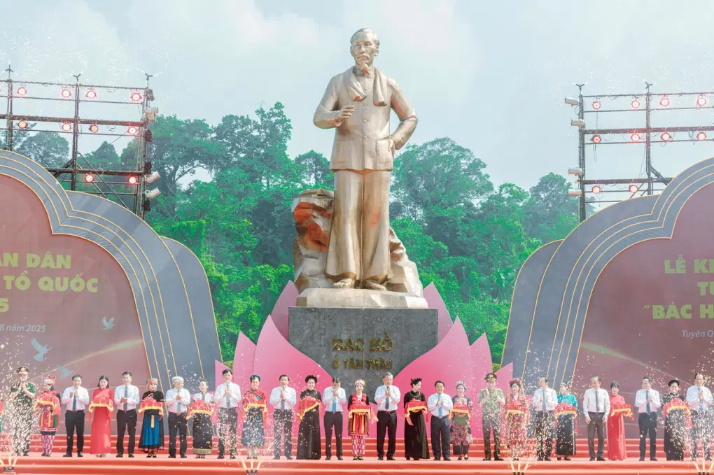 DẤU ẤN 15 NĂM THỰC HIỆN CHỈ THỊ SỐ 45-CT/TW CỦA BỘ CHÍNH TRỊ TRÊN ĐỊA BÀN TỈNH TUYÊN QUANG