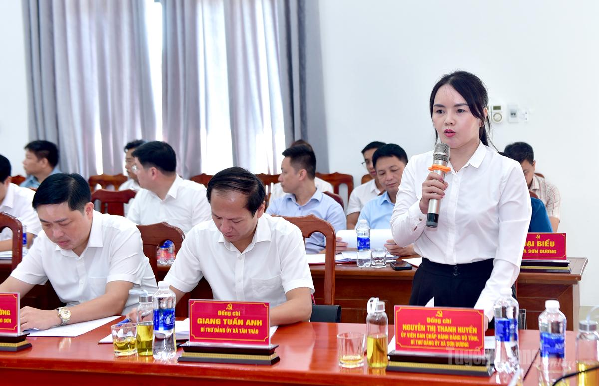 Lãnh đạo xã Sơn Dương phát biểu tại buổi làm việc.