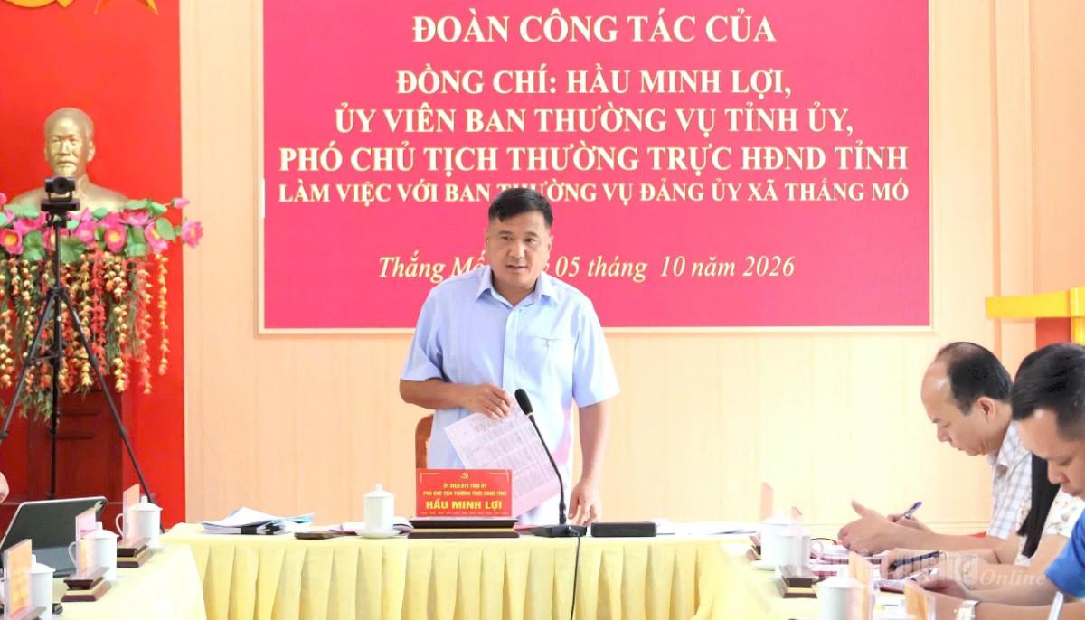 Đồng chí Hầu Minh Lợi, Uỷ viên Ban Thường vụ Tỉnh uỷ, Phó Chủ tịch Thường trực HĐND tỉnh phát biểu kết luận tại buổi làm việc.