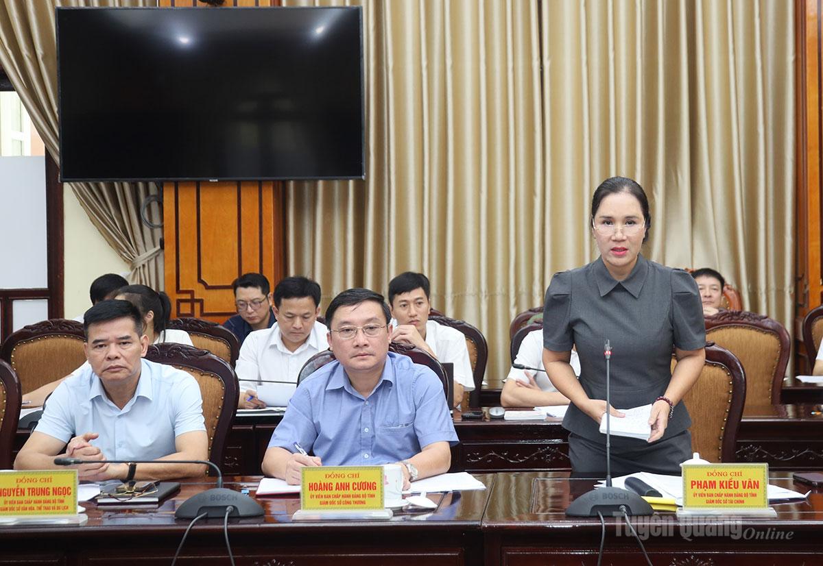 Lãnh đạo Sở tài chính phát biểu tại buổi làm việc.