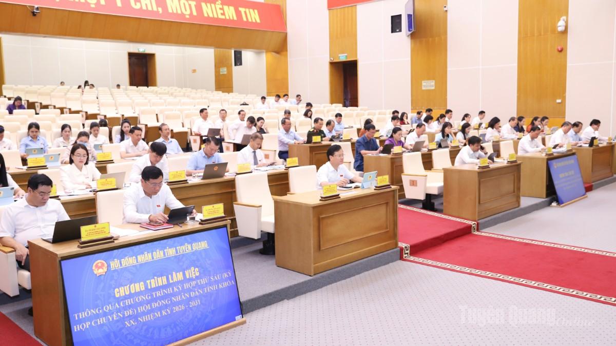 Các đại biểu dự Kỳ họp.
