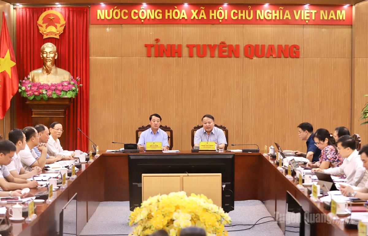 Bí thư Tỉnh uỷ Hầu A Lềnh và Chủ tịch UBND tỉnh Phan Huy Ngọc chủ trì buổi làm việc.