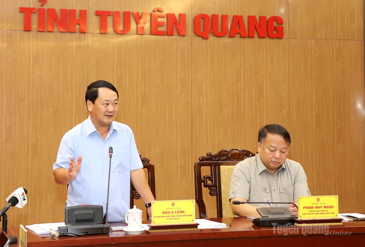 Bí thư Tỉnh ủy Hầu A Lềnh phát biểu tại buổi làm việc.