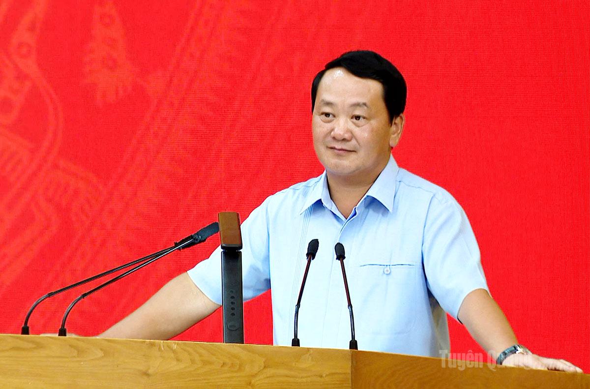 Đồng chí Bí thư Tỉnh ủy Hầu A Lềnh phát biểu chỉ đạo tại phiên họp.