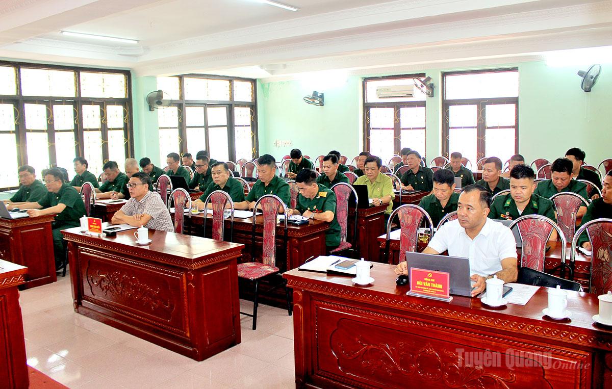 Đông đảo đại biểu tham dự hội nghị.