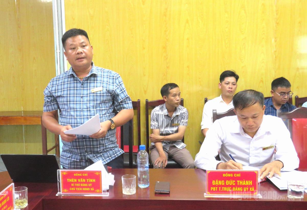 Đồng chí Thèn Văn Tính, Bí thư Đảng ủy, Chủ tịch HĐND xã Quảng Nguyên báo cáo tại buổi làm việc.