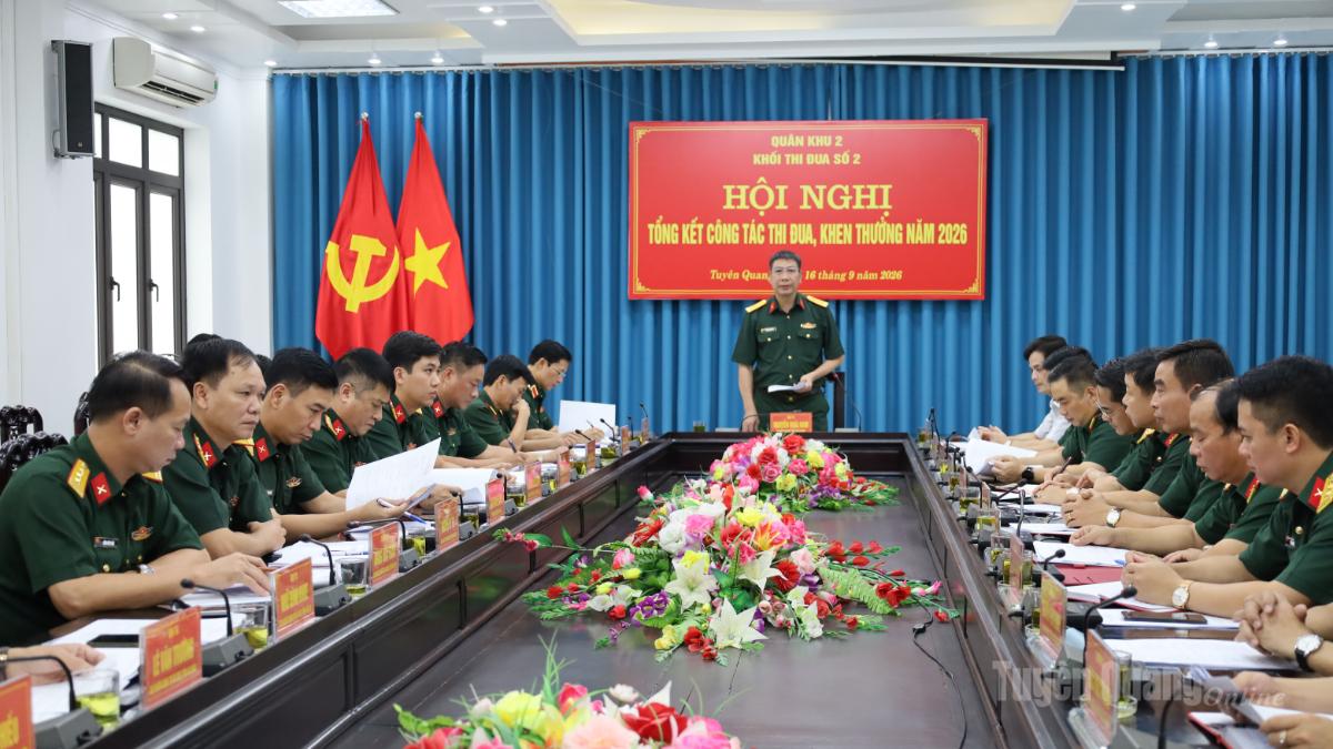 Đại tá Nguyễn Hoài Nam, Chính ủy Bộ CHQS tỉnh chủ trì hội nghị.
