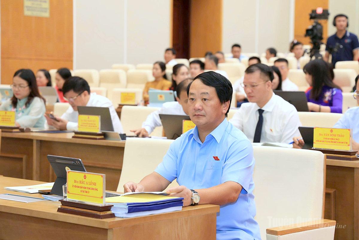 Đồng chí Bí thư Tỉnh ủy Hầu A Lềnh tại kỳ họp.