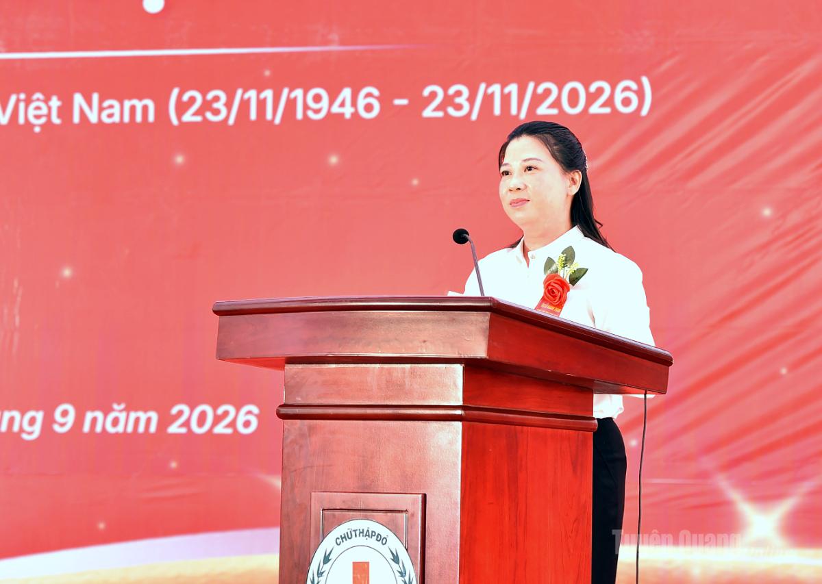 Đồng chí Phó Bí thư Thường trực Tỉnh ủy Lê Thị Kim Dung phát biểu tại buổi lễ.