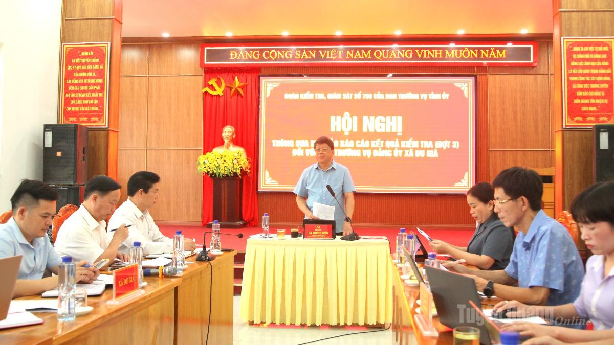 Toàn cảnh buổi làm việc của đoàn với Thường trực Đảng ủy xã Du Già.