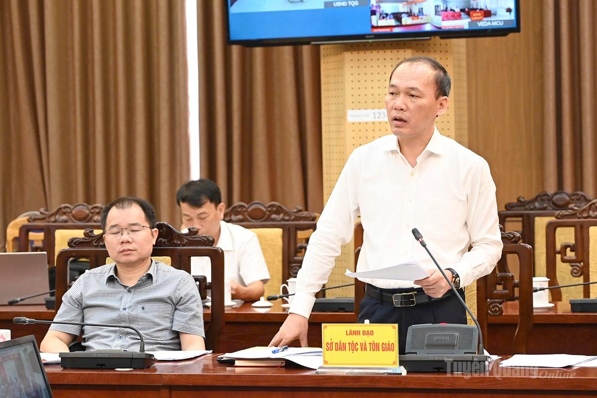 Lãnh đạo Sở Dân tộc và Tôn giáo phát biểu về tiến độ giải ngân Chương trình mục tiêu quốc gia phát triển kinh tế - xã hội vùng đồng bào dân tộc thiếu số và miền núi.