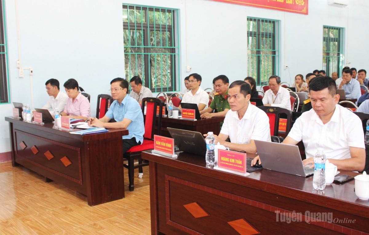 Đồng chí Trần Quang Minh, Uỷ viên Ban Thường vụ Tỉnh uỷ, Trưởng ban Tổ chức Tỉnh uỷ dự, chỉ đạo Hội nghị BCH Đảng bộ xã Đồng Tâm.