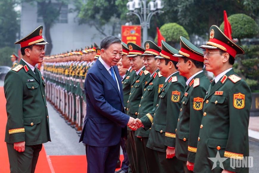 Tổng Bí thư, Chủ tịch nước Tô Lâm dự Lễ kỷ niệm 80 năm Ngày truyền thống LLVT Thủ đô Hà Nội và đón nhận danh hiệu Anh hùng LLVT nhân dân