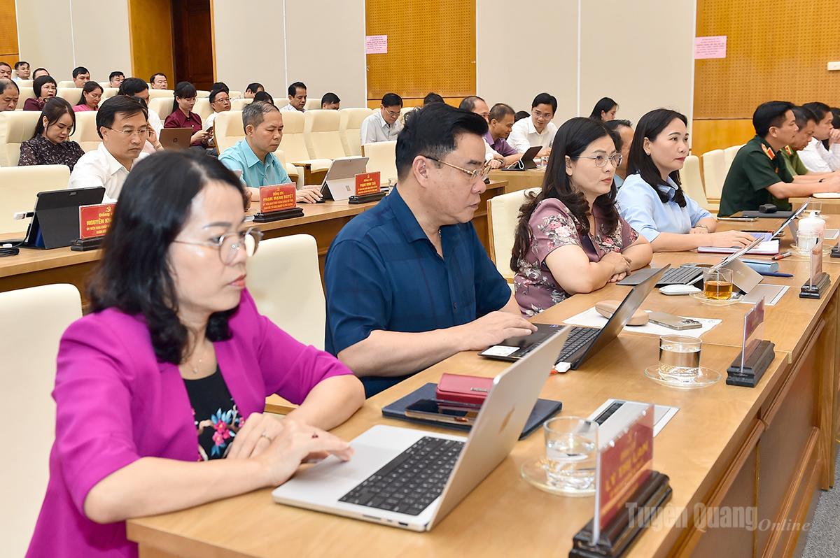 Các đại biểu dự hội nghị.