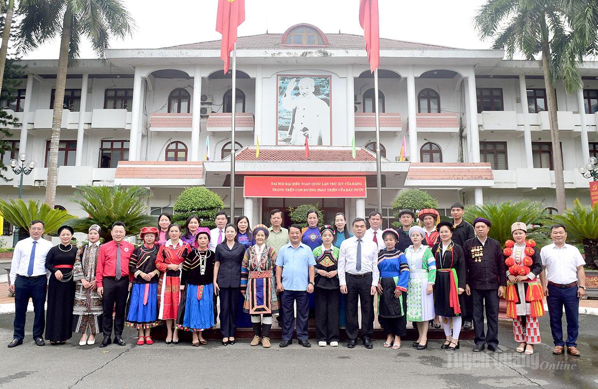 Các đồng chí lãnh đạo tỉnh và Đoàn đại biểu tỉnh tham dự Đại hội đại biểu toàn quốc MTTQ Việt Nam lần thứ XI, nhiệm kỳ 2026 – 2031 chụp ảnh lưu niệm.