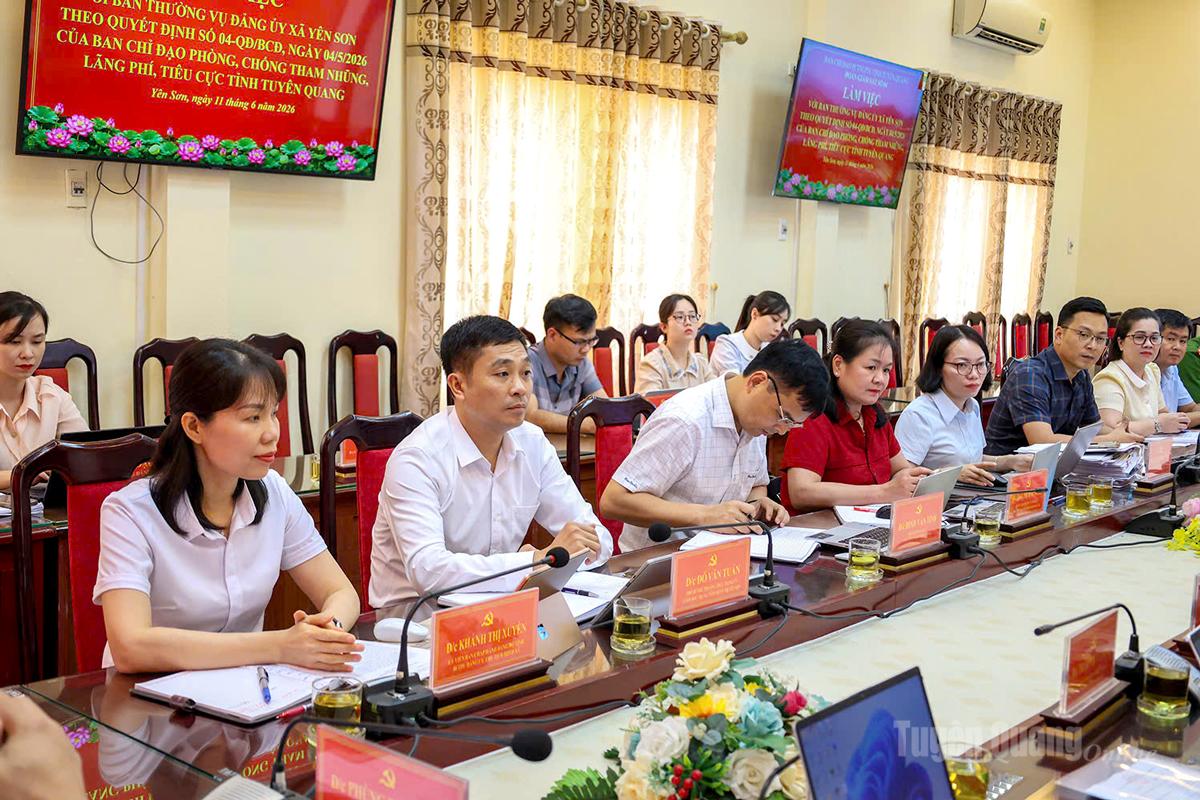 Ban Thường vụ Đảng ủy xã Yên Sơn tại buổi làm việc.