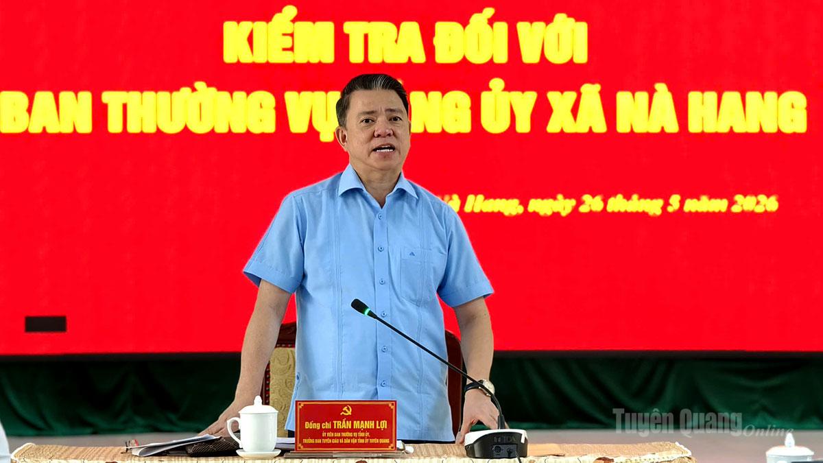 Đồng chí Trần Mạnh Lợi, Ủy viên Ban Thường vụ Tỉnh ủy, Trưởng ban Tuyên giáo và Dân vận Tỉnh ủy phát biểu chỉ đạo tại buổi làm việc.