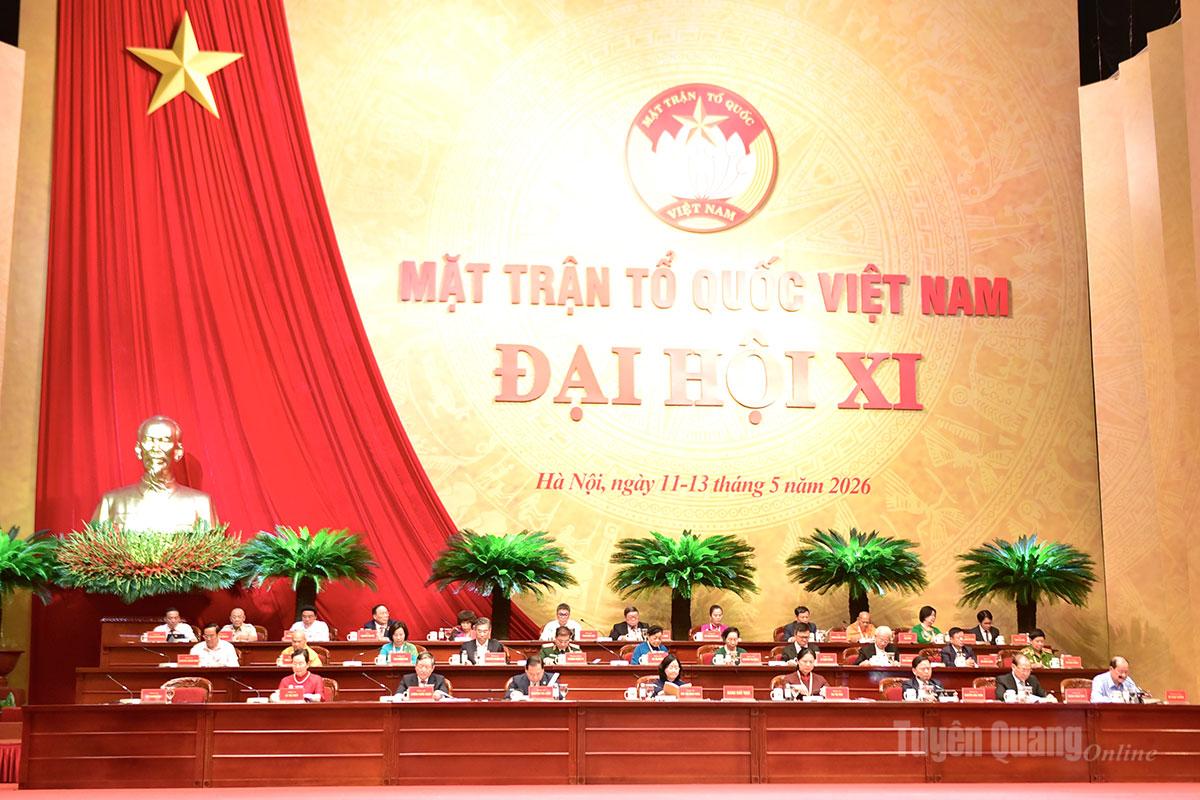 Đoàn Chủ tịch điều hành Đại hội.