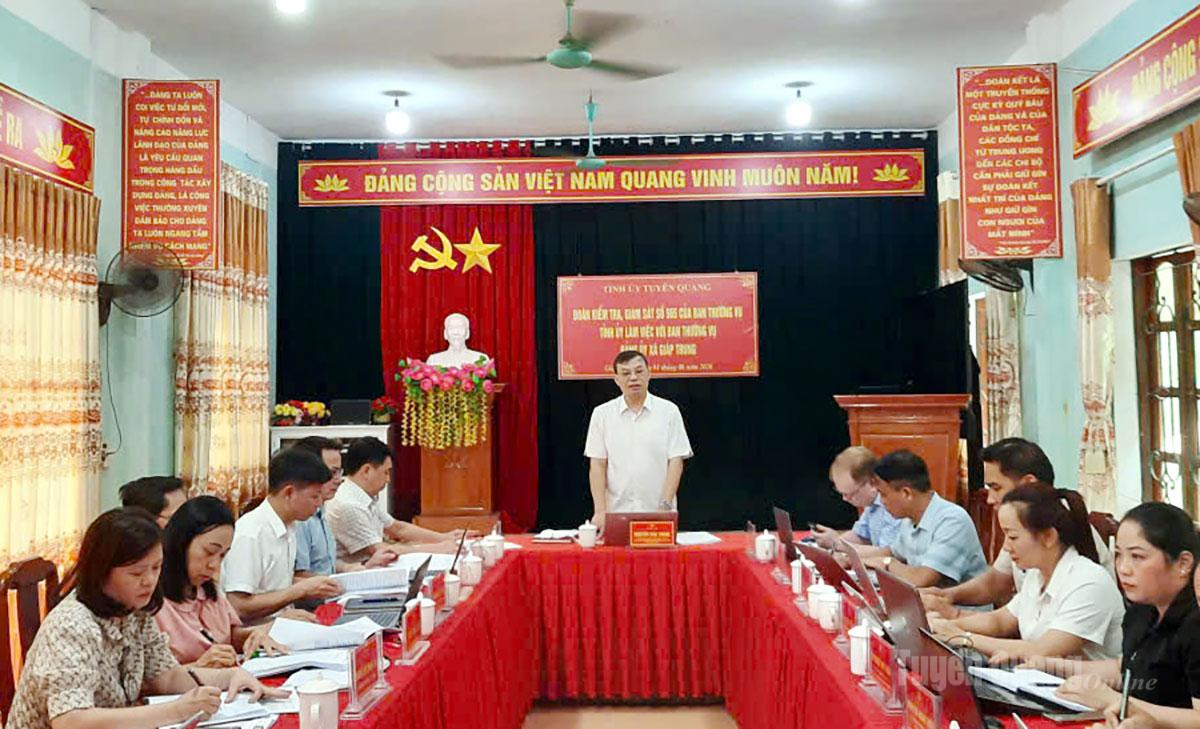 Đoàn kiểm tra, giám sát số 565 của Ban Thường vụ Tỉnh uỷ là việc với Ban Thường vụ Đảng uỷ xã Giáp Trung.
