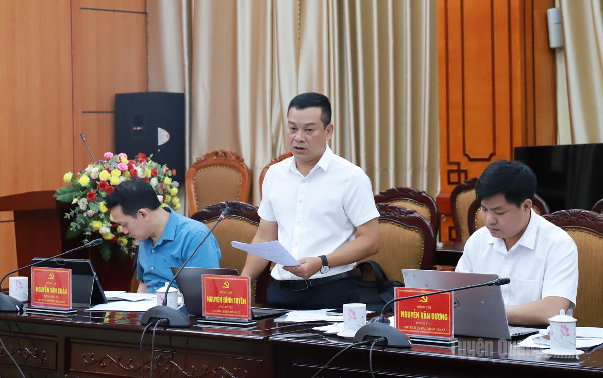 Lãnh đạo xã Cao Bồ báo cáo tại cuộc kiểm tra, giám sát.