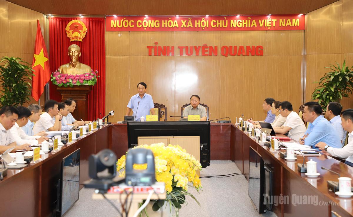 Quang cảnh buổi làm việc.
