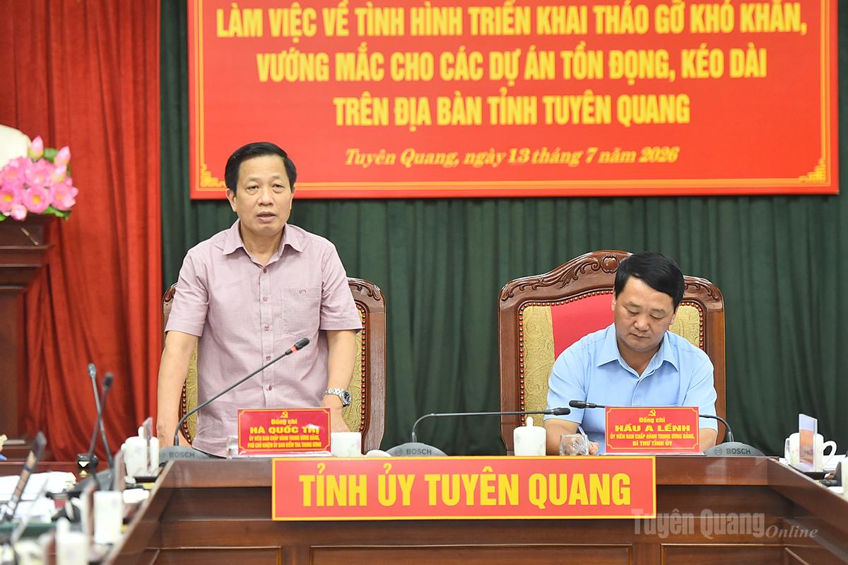 Đồng chí Hà Quốc Trị, Phó Chủ nhiệm Ủy ban Kiểm tra Trung ương phát biểu tại buổi làm việc.