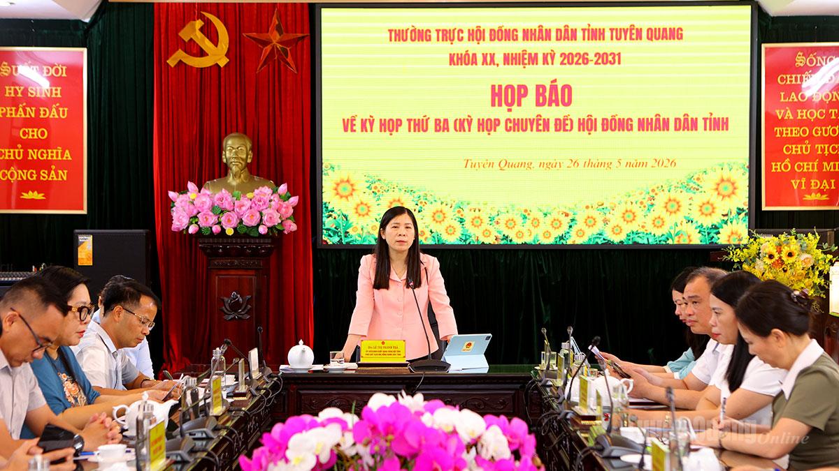 Đồng chí Lê Thị Thanh Trà, Ủy viên BCH Đảng bộ tỉnh, Phó Chủ tịch HĐND tỉnh phát biểu kết luận.