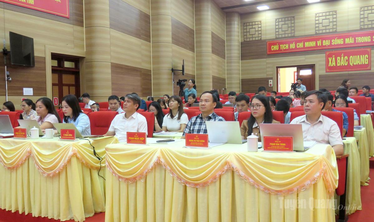 Các đại biểu tham dự buổi tập huấn.