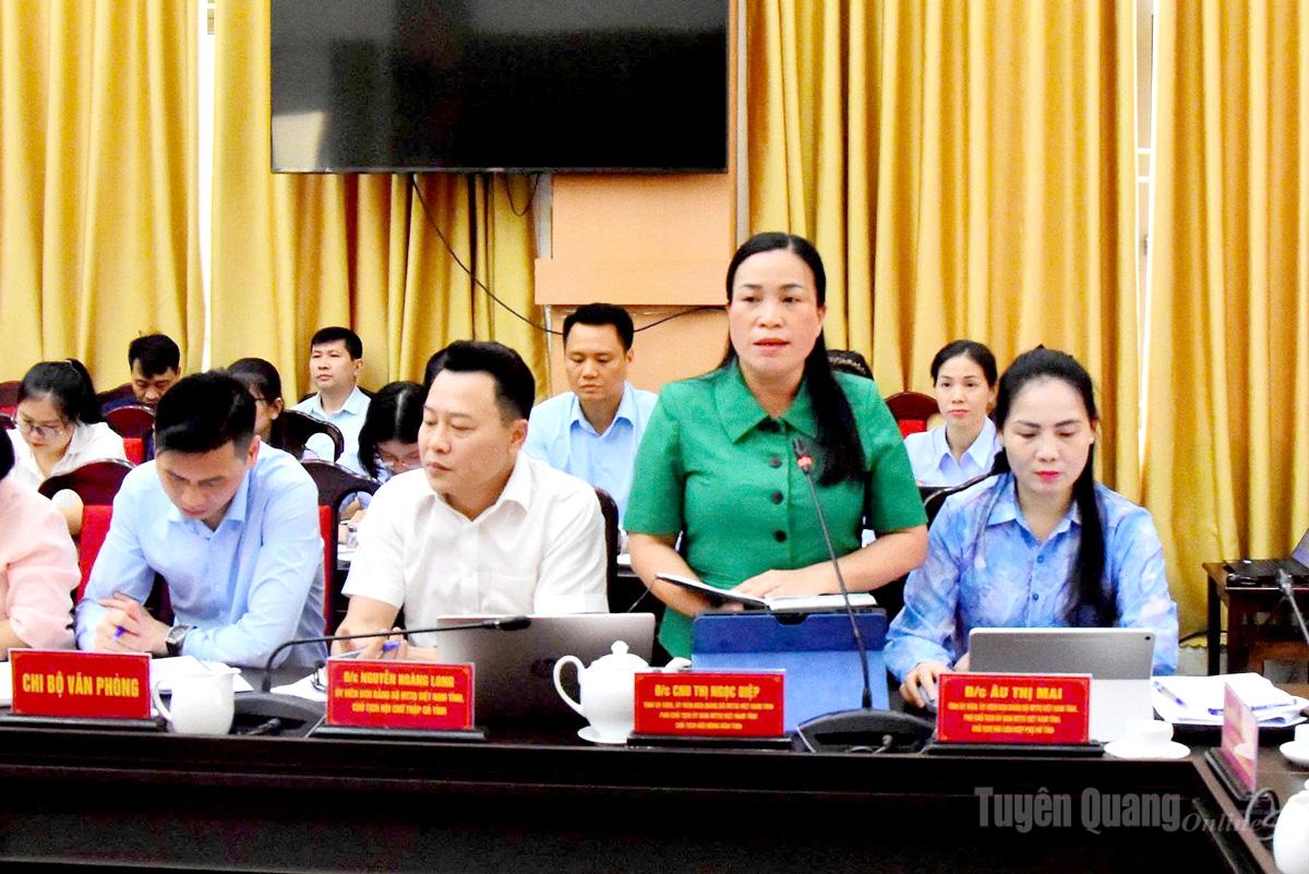 Đại biểu đóng góp ý kiến tại hội nghị.