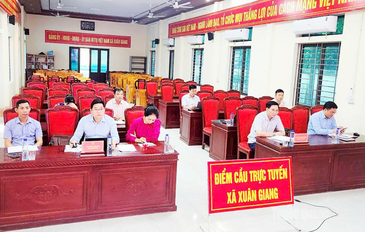Các đại biểu dự hội nghị tại điểm cầu xã Xuân Giang.