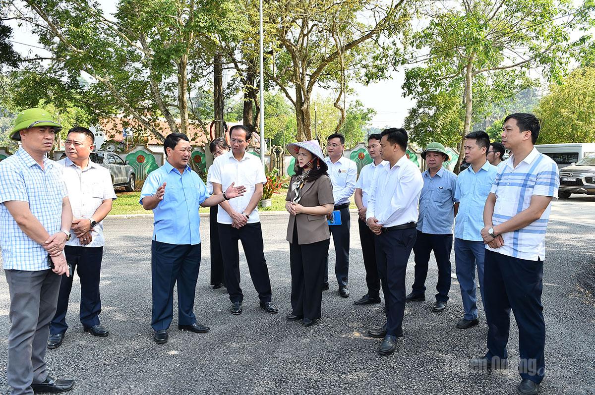 Đồng chí Bí thư Tỉnh ủy Hầu A Lềnh chỉ đạo xây dựng quy hoạch tổng thế xã Tân Trào gắn với hạ tầng giao thông.