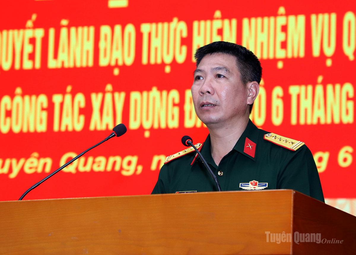 Phó Bí thư Thường trực Đảng ủy Quân sự tỉnh, Chính ủy Bộ CHQS tỉnh Nguyễn Hoài Nam phát biểu tại hội nghị.