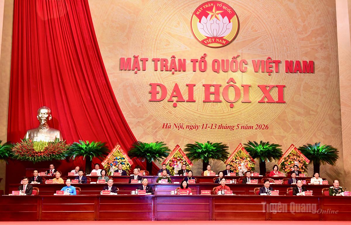Đoàn chủ tịch điều hành Đại hội.